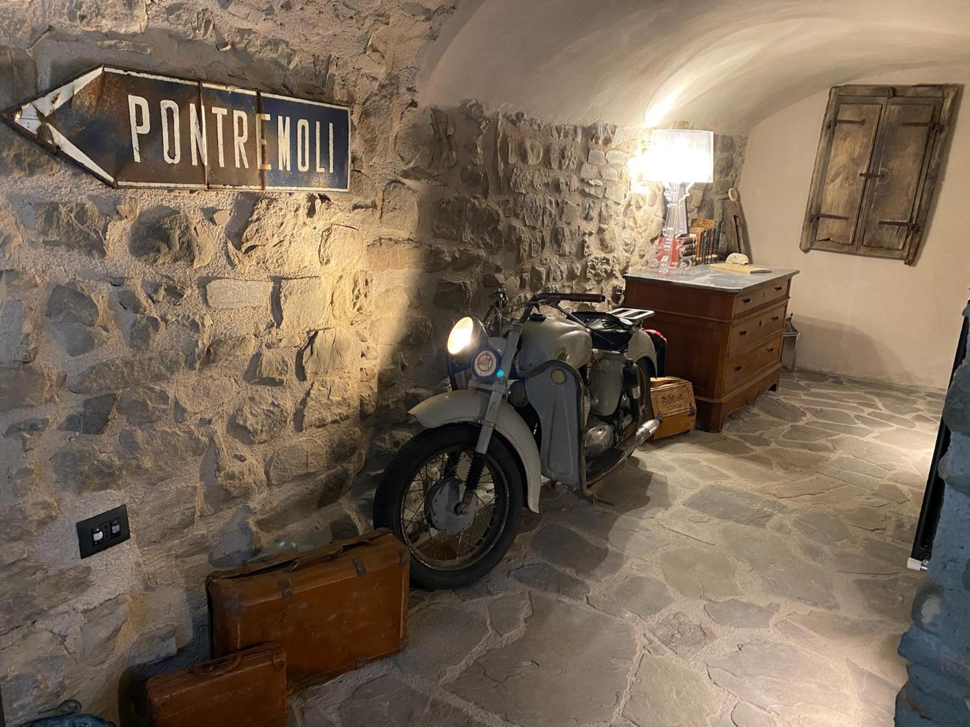 La Casa Medievale Suites E Spa Pontremoli Eksteriør bilde